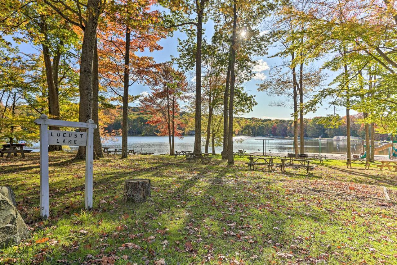 Pet-Friendly Pocono Lake Oasis With Hot Tub! Exterior foto