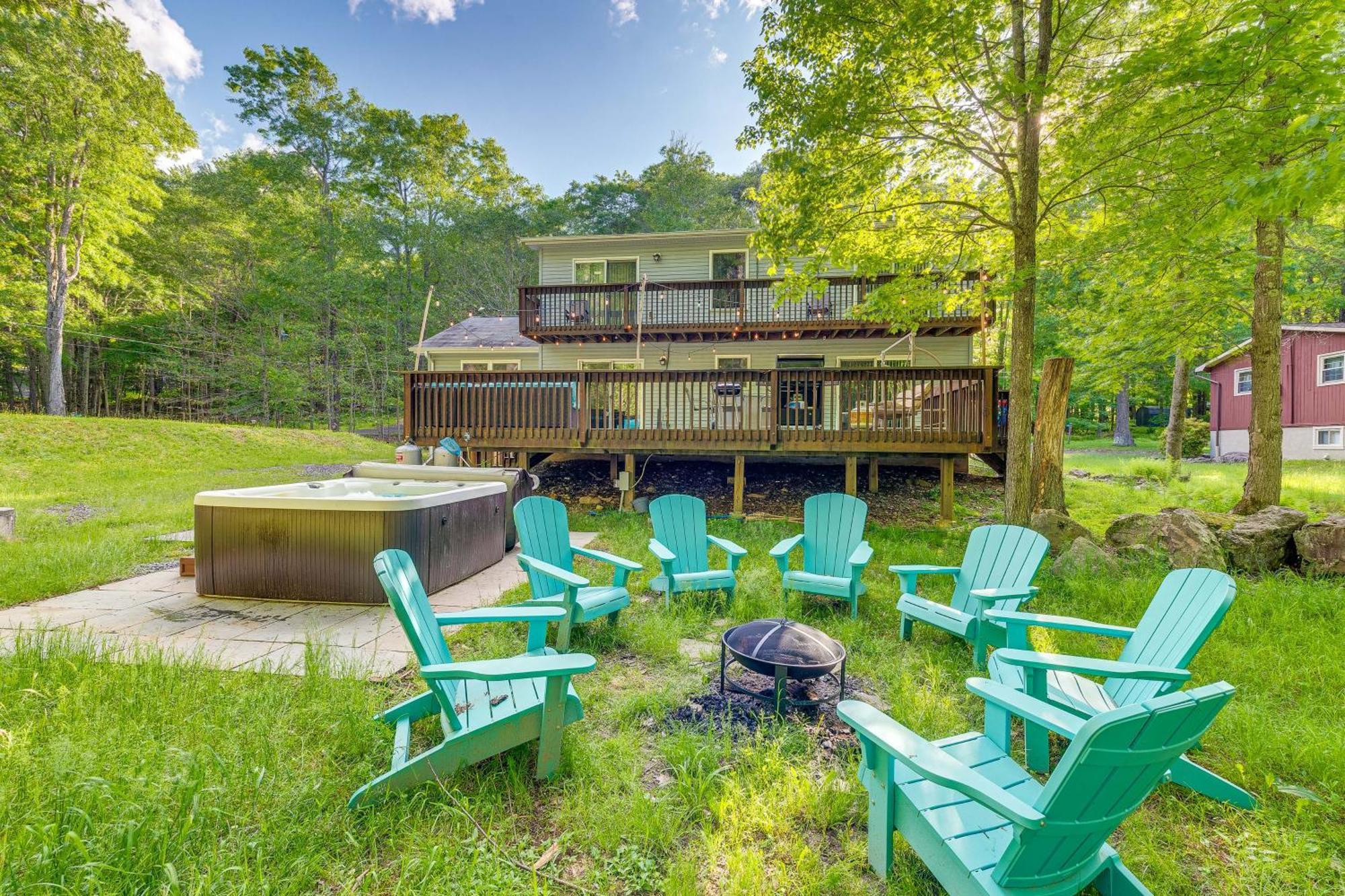 Pet-Friendly Pocono Lake Oasis With Hot Tub! Exterior foto