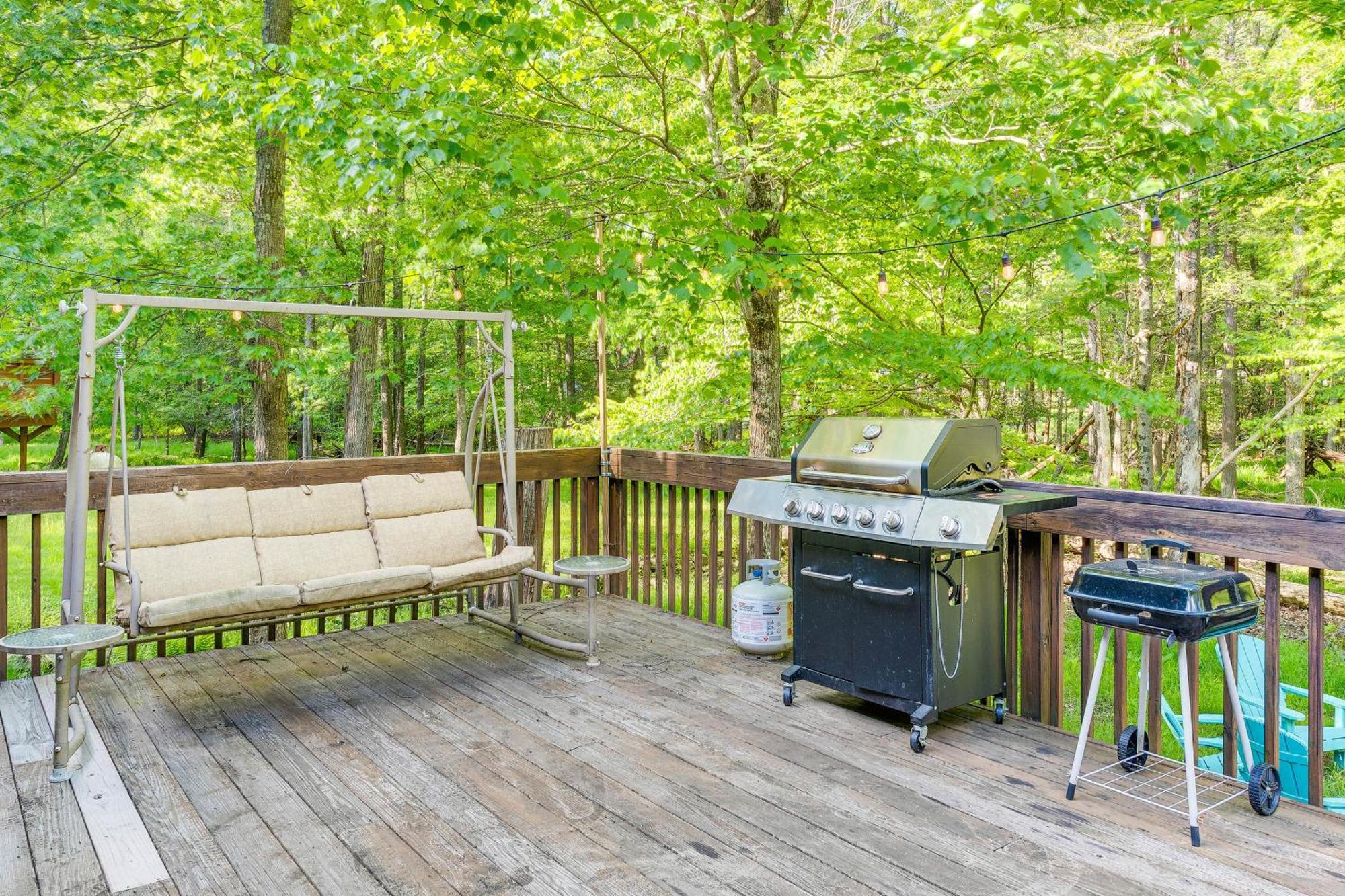 Pet-Friendly Pocono Lake Oasis With Hot Tub! Exterior foto