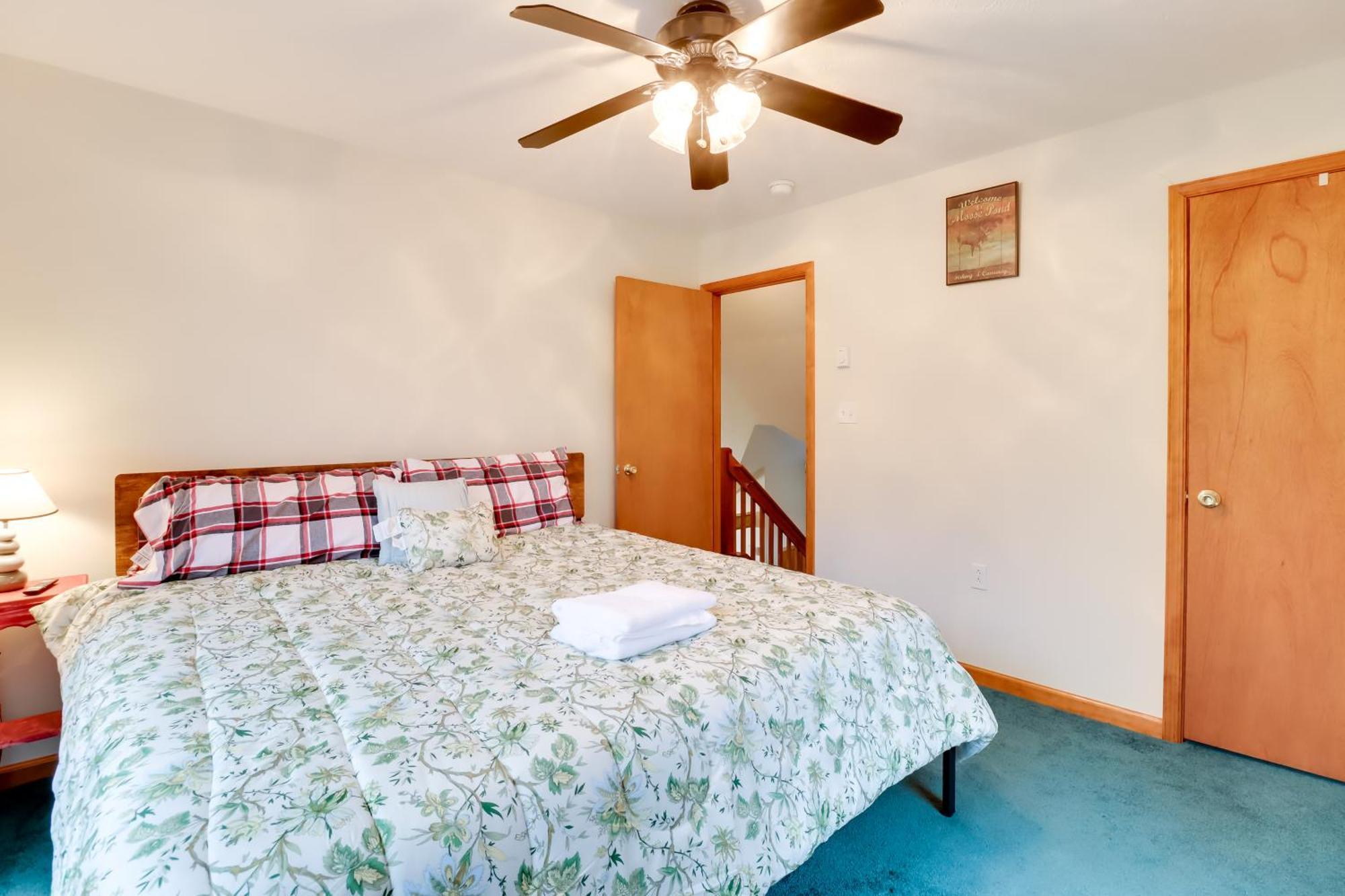 Pet-Friendly Pocono Lake Oasis With Hot Tub! Exterior foto