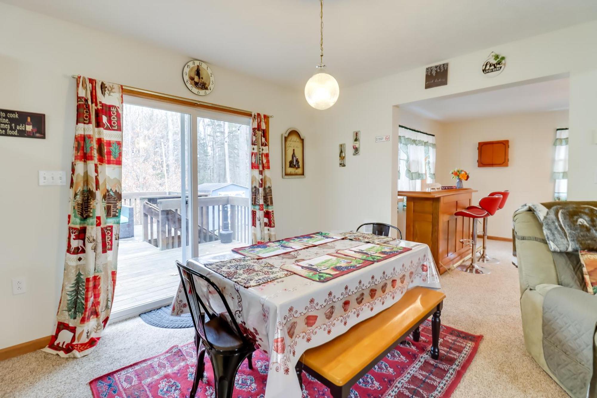 Pet-Friendly Pocono Lake Oasis With Hot Tub! Exterior foto